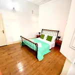 Artdeco Chiado 4 - Large Comfortable Double Room With Shared Bathroom
