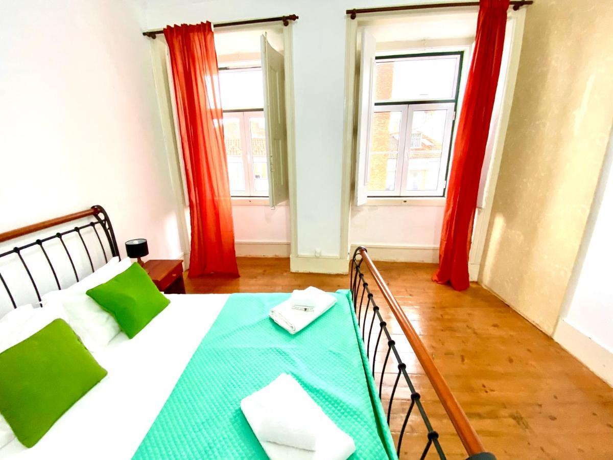Artdeco Chiado 4 - Large Comfortable Double With Shared Bathroom Gæstehus
