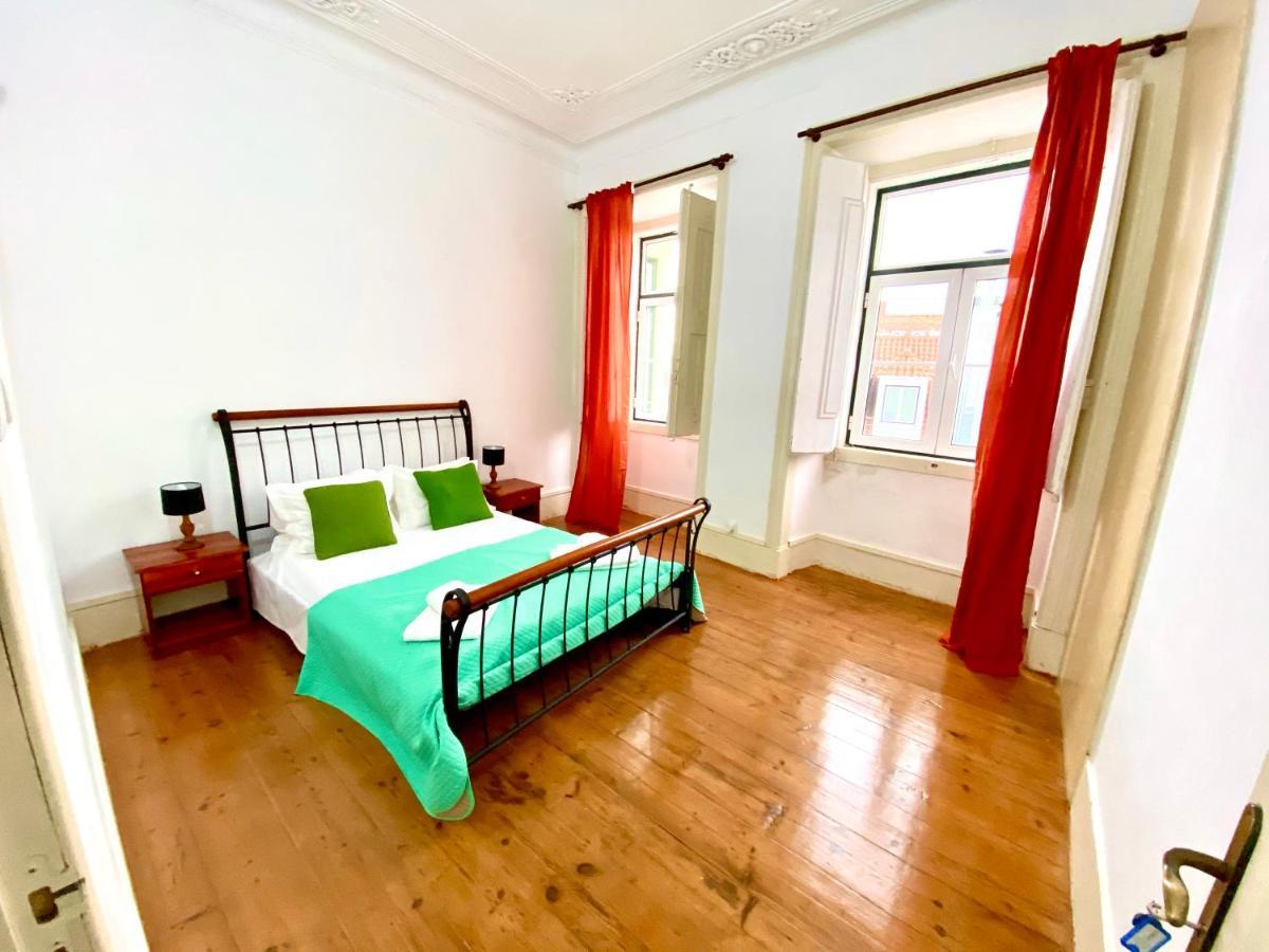 Artdeco Chiado 4 - Large Comfortable Double With Shared Bathroom * Lisboa
